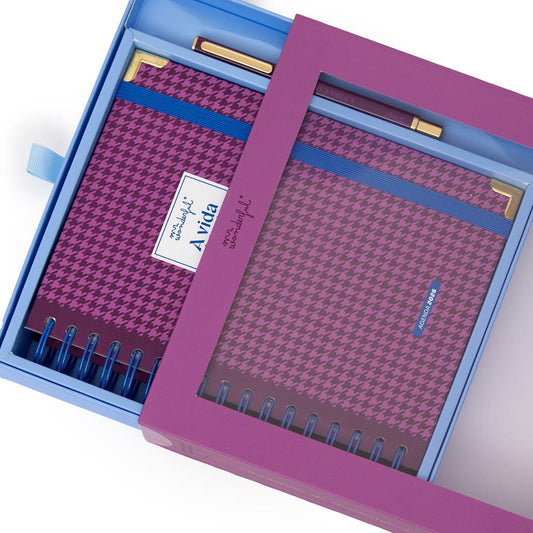 Conjunto de Agenda Office 2026 Diária + Esferográfica - A vida é hoje Mr Wonderful