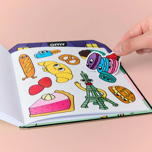 Livro de Colorir com Autocolantes OMY French Baguette - detalhe 2