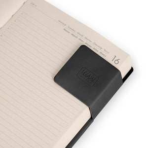 Agenda Legami 12 Meses 2027 Diária Black Suit - Papelaria Encantada