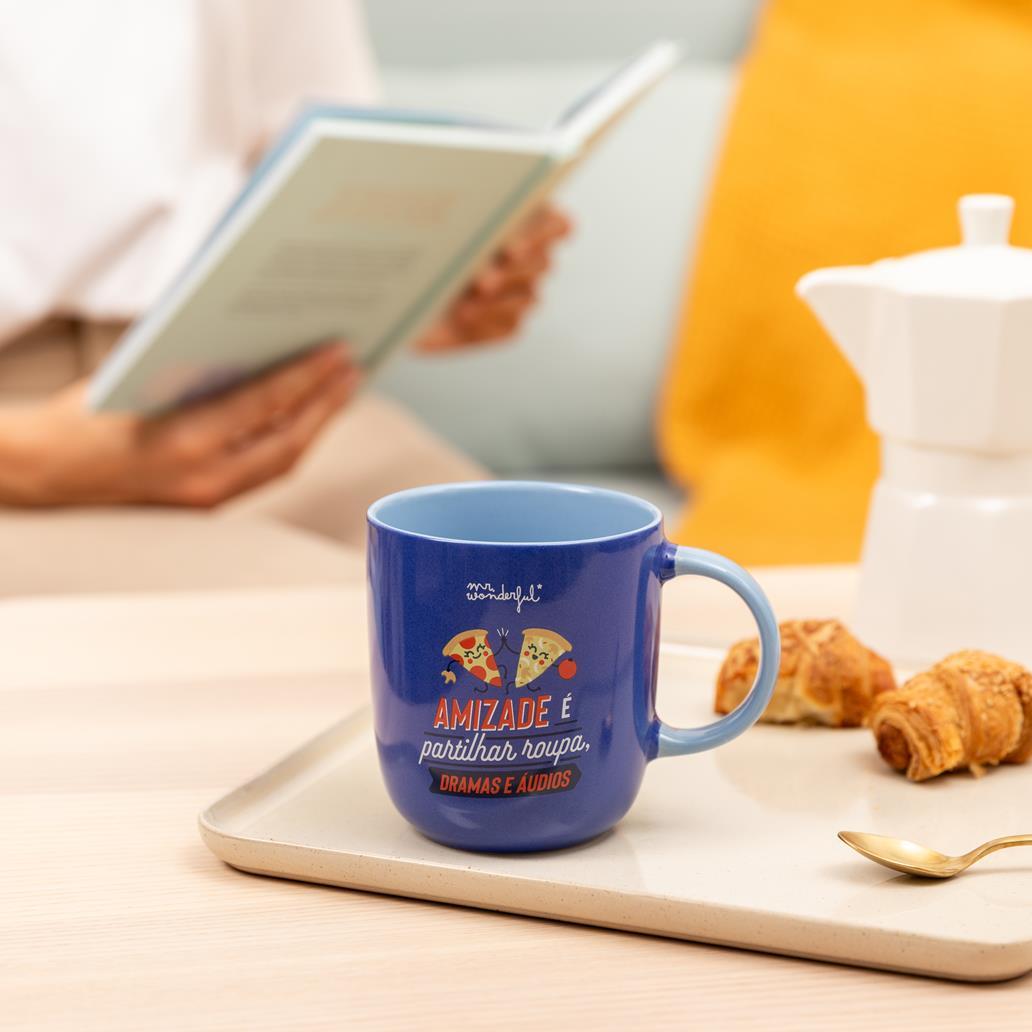 Caneca Mr. Wonderful - Amizade é partilhar roupa, dramas e áudios - Papelaria Encantada