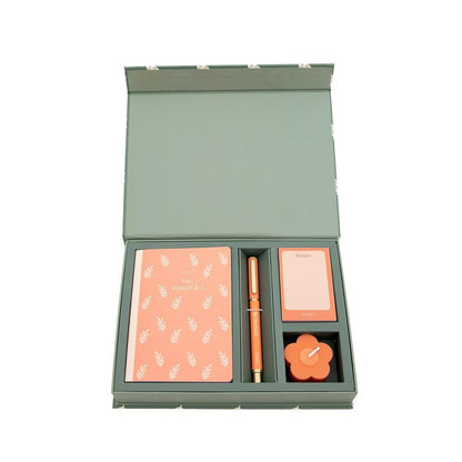 Kit com caderno A6 + caneta + bloco de notas + vela perfumada - Eu, eu mesmo & eu Mr.wonderful