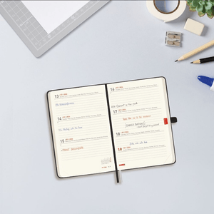 Agenda semanal 100x150mm 2026/27 18 meses Finocam Preta - Papelaria Encantada