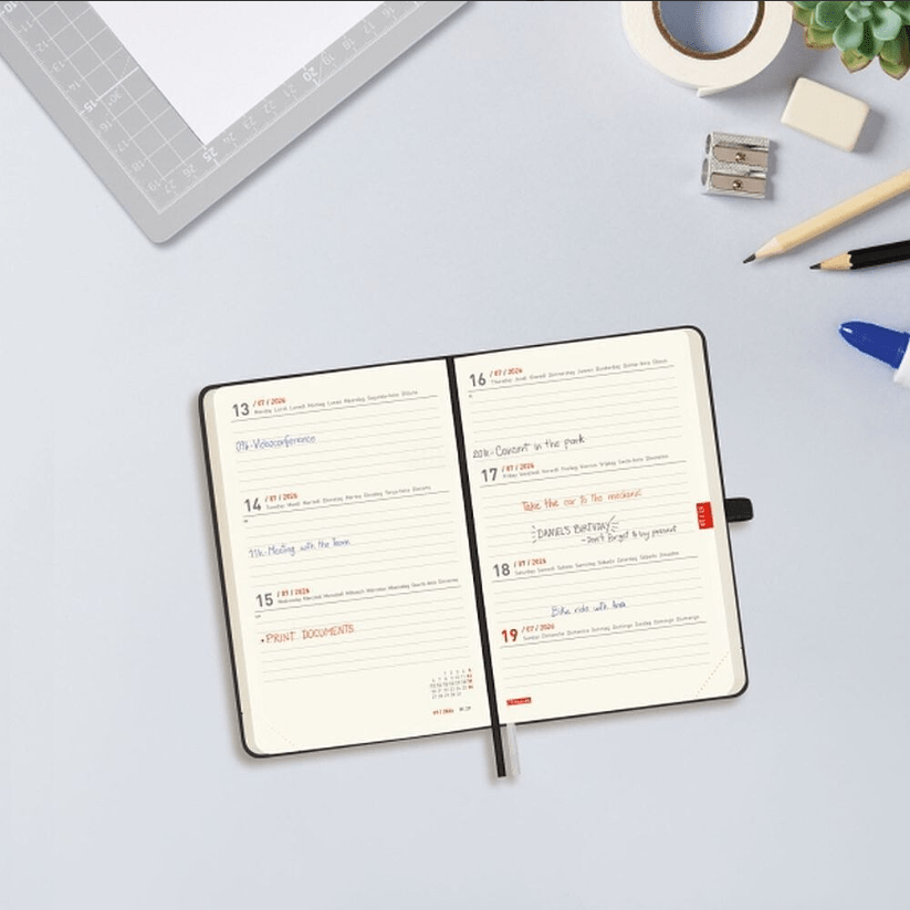 Agenda semanal 100x150mm 2026/27 18 meses Finocam Preta - Papelaria Encantada