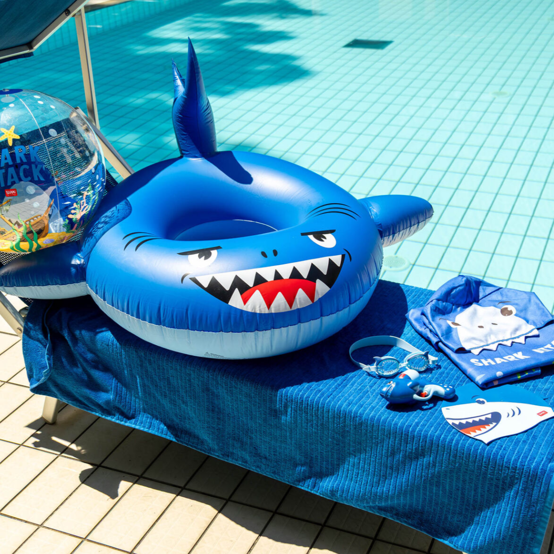 Boia de piscina infantil - Tubarão - Legami - Papelaria Encantada