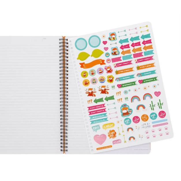 Caderno A4 com linhas e capa dura ilustrada - Panda Vermelho - Encadernação em espiral - Legami - Papelaria Encantada
