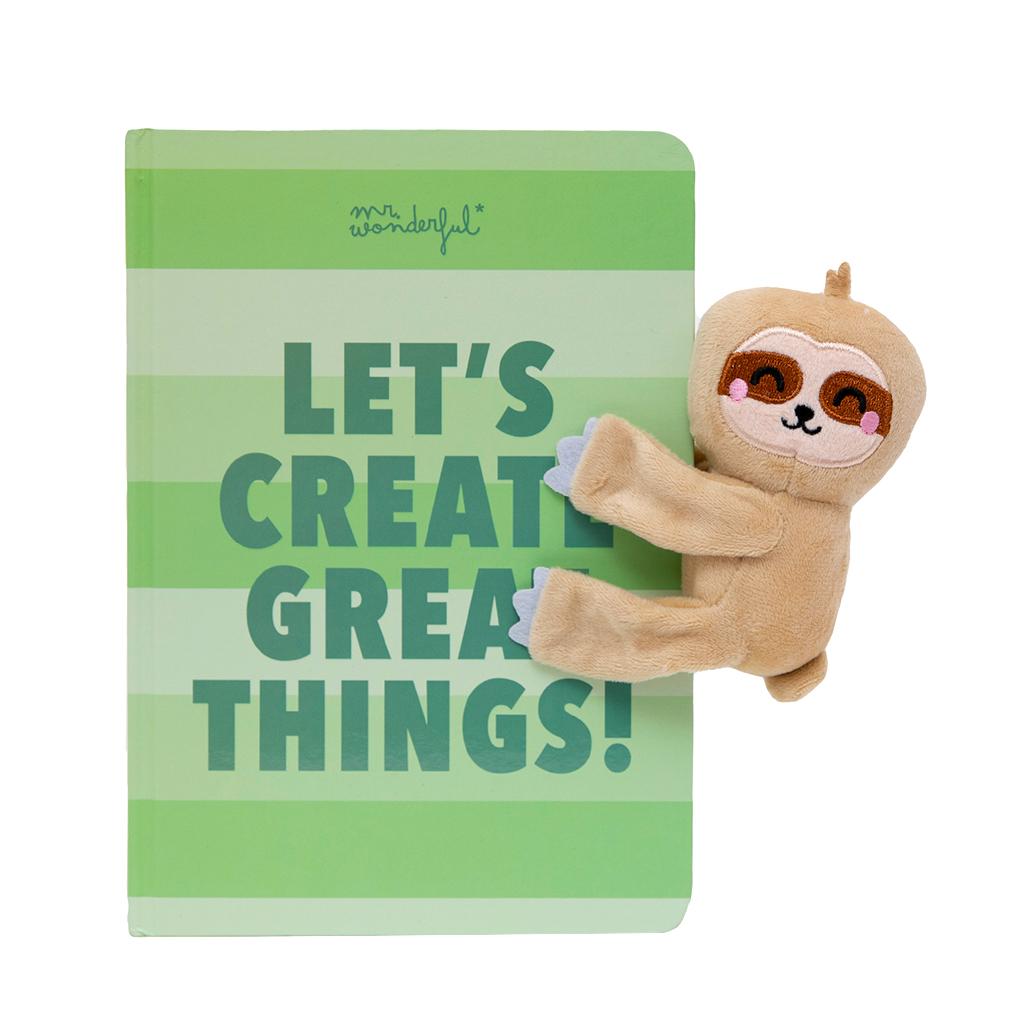 Caderno A5 com peluche preguiça - Let's create great things! - Papelaria Encantada
