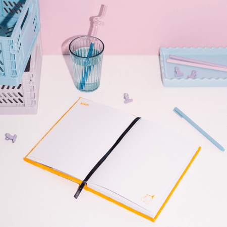 Caderno A5 Premium Garfield pelúcia - Papelaria Encantada