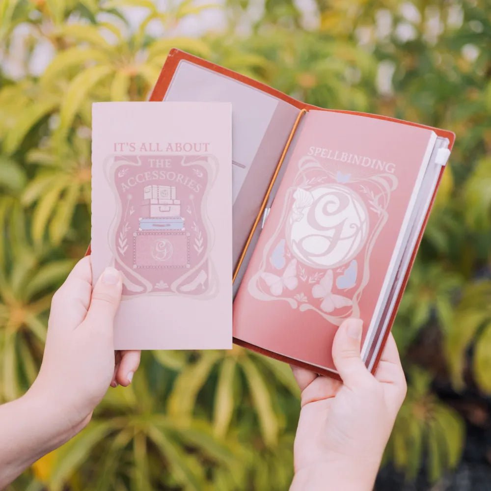 Caderno de Viagem Wicked Parte 2 Glinda – Magia e Elegância em Cada Página ✨ - Papelaria Encantada