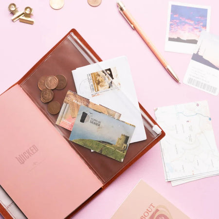 Caderno de Viagem Wicked Parte 2 Glinda – Magia e Elegância em Cada Página ✨ - Papelaria Encantada