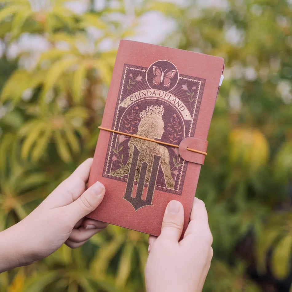 Caderno de Viagem Wicked Parte 2 Glinda – Magia e Elegância em Cada Página ✨