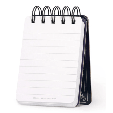 Caderno pautado com capa dura ilustrada - Traça - Bloco de notas - Encadernação em espiral - Papelaria Encantada