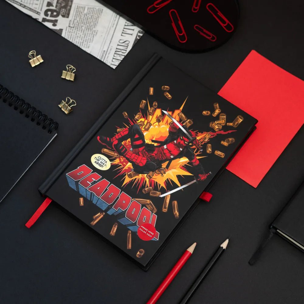 Caderno premium A5 com luz Marvel Deadpool - Papelaria Encantada