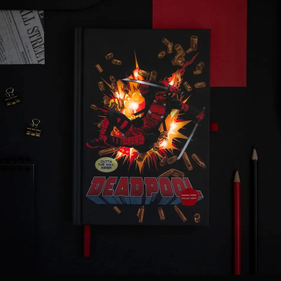 Caderno Premium A5 com Luz Marvel Deadpool - Papelaria Encantada