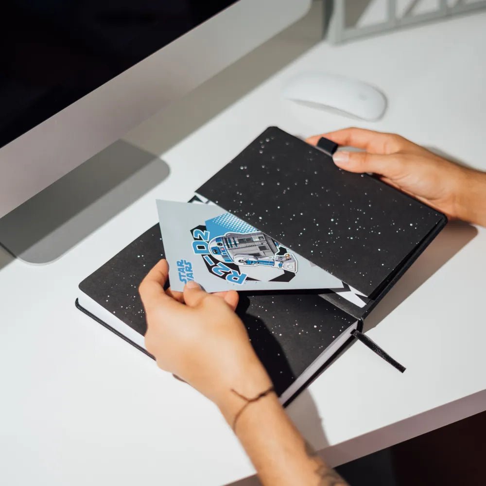 Caderno Premium A5 com sabre de luz Darth Vader - Star Wars - Papelaria Encantada