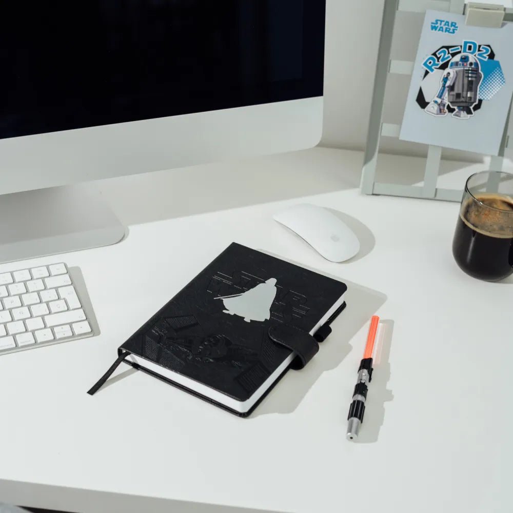 Caderno Premium A5 com sabre de luz Darth Vader - Star Wars - Papelaria Encantada