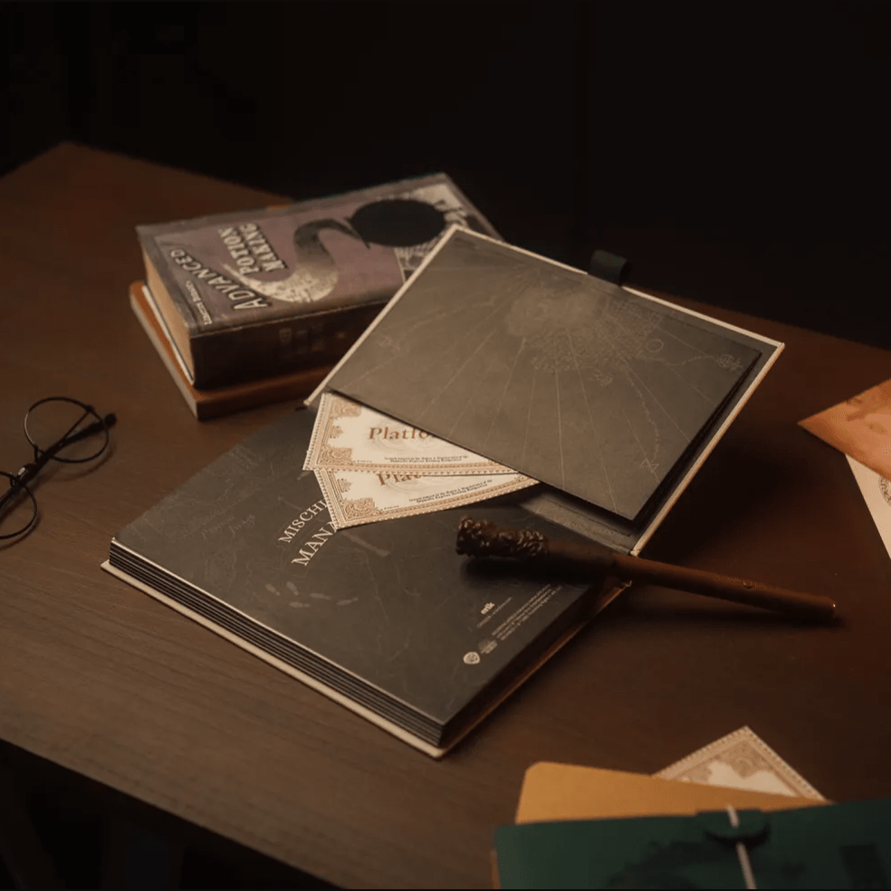Caderno Premium A5 Harry Potter com tinta mapa de merodeador - Papelaria Encantada