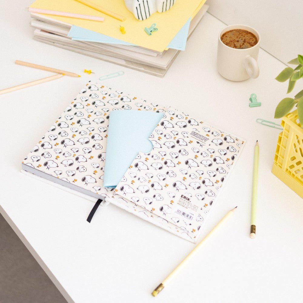 Caderno Premium A5 Tapa Felpa Snoopy - Papelaria Encantada