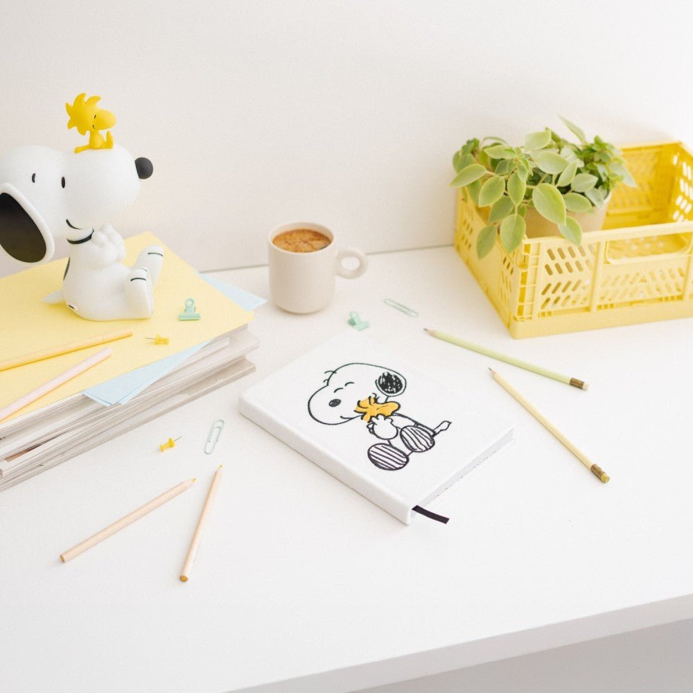 Caderno Premium A5 Tapa Felpa Snoopy - Papelaria Encantada