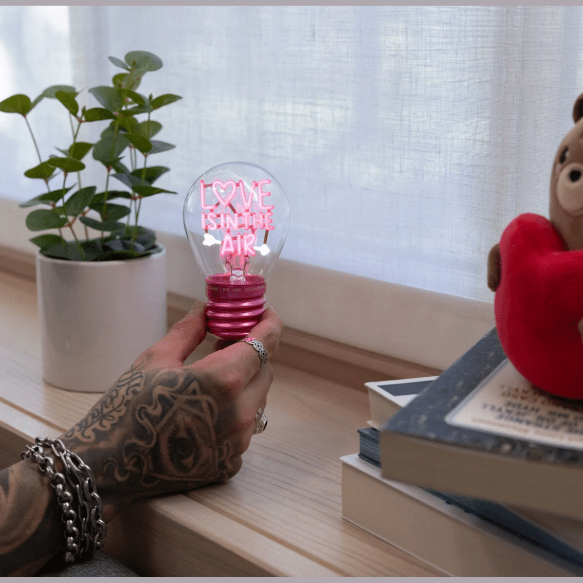 Candeeiro decorativo em forma de candeeiro - O amor está no ar - Bulb Fiction - Legami - Papelaria Encantada