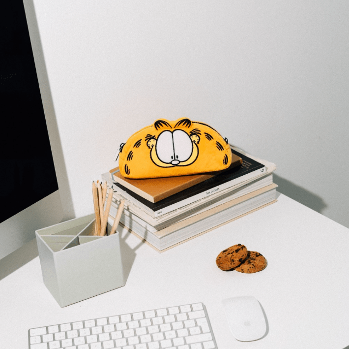 Estojo pelúcia Garfield - Papelaria Encantada