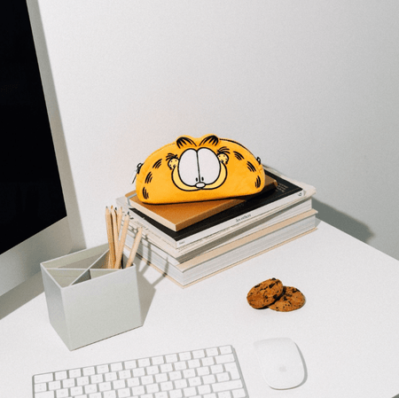 Estojo pelúcia Garfield - Papelaria Encantada