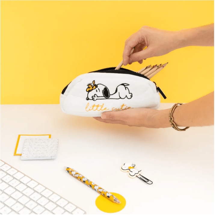 Estojo Veludo Lazy days - Snoopy - Papelaria Encantada
