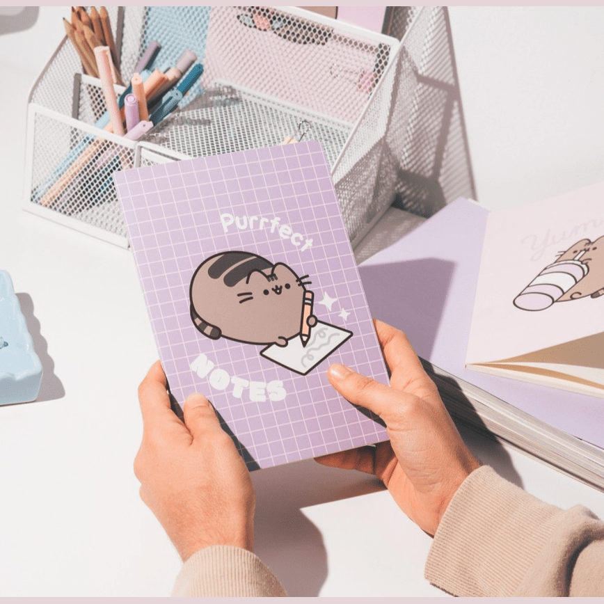PACK 3 CADERNOS A5 PUSHEEN MOMENTS - Papelaria Encantada
